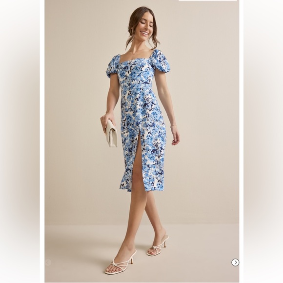 Francesca's Collections Dresses & Skirts - Francesca’s floral Blue Midi Dress with Puff Sleeves